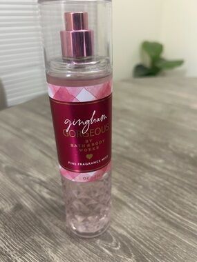 Bath & Body Works . Gingham Gorgeous. fine Fragrance mist.NEW
